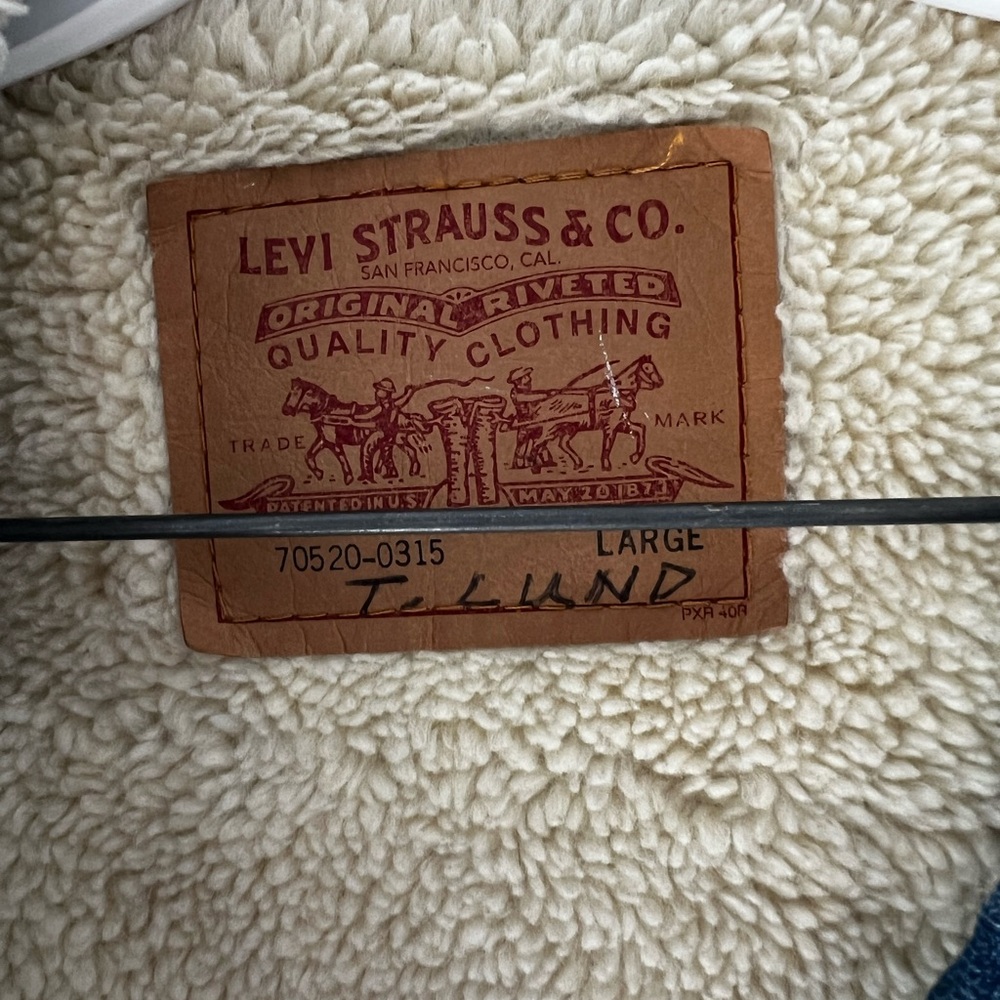 Levi’s Men’s Large Denim Jacket With Sherpa Interior - Picture 9 of 16